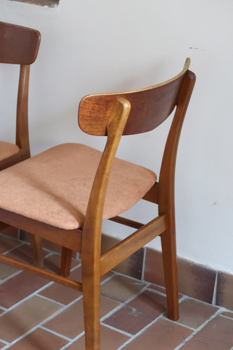 Paire de chaises scandinaves Farstrup en teck avec assise retapissée en tissu terracotta, design danois des années 60.