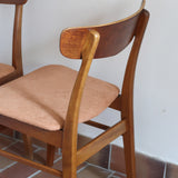 Paire de chaises scandinaves Farstrup en teck avec assise retapissée en tissu terracotta, design danois des années 60.