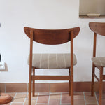 Paire de chaises scandinaves Farstrup en teck, modèle 210, avec assise en tissu beige à fines rayures, design danois des années 60.