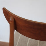 Paire de chaises scandinaves Farstrup en teck, modèle 210, avec assise en tissu beige à fines rayures, design danois des années 60.