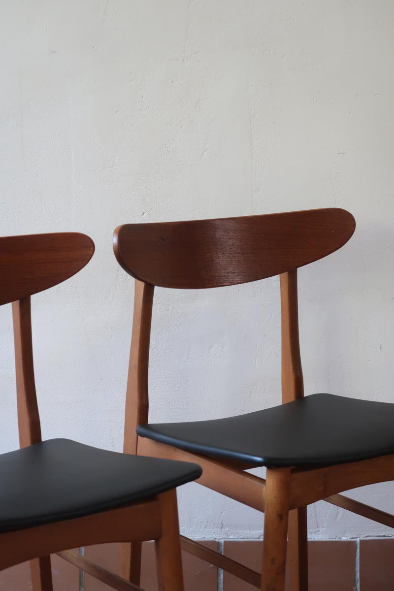 Paire de chaises scandinaves Farstrup vintage en teck et skaï noir neuf