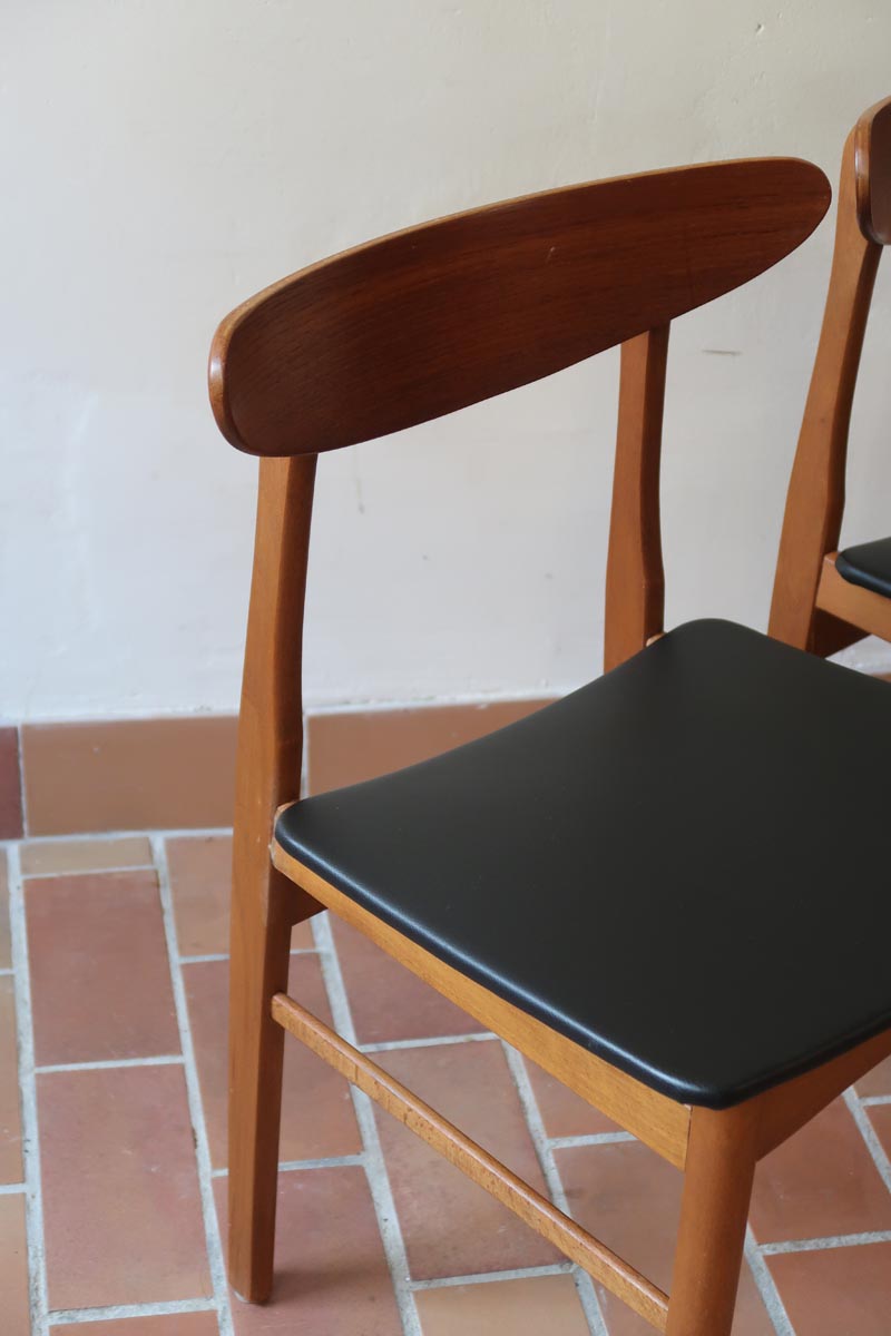 Paire de chaises scandinaves Farstrup vintage en teck et skaï noir neuf