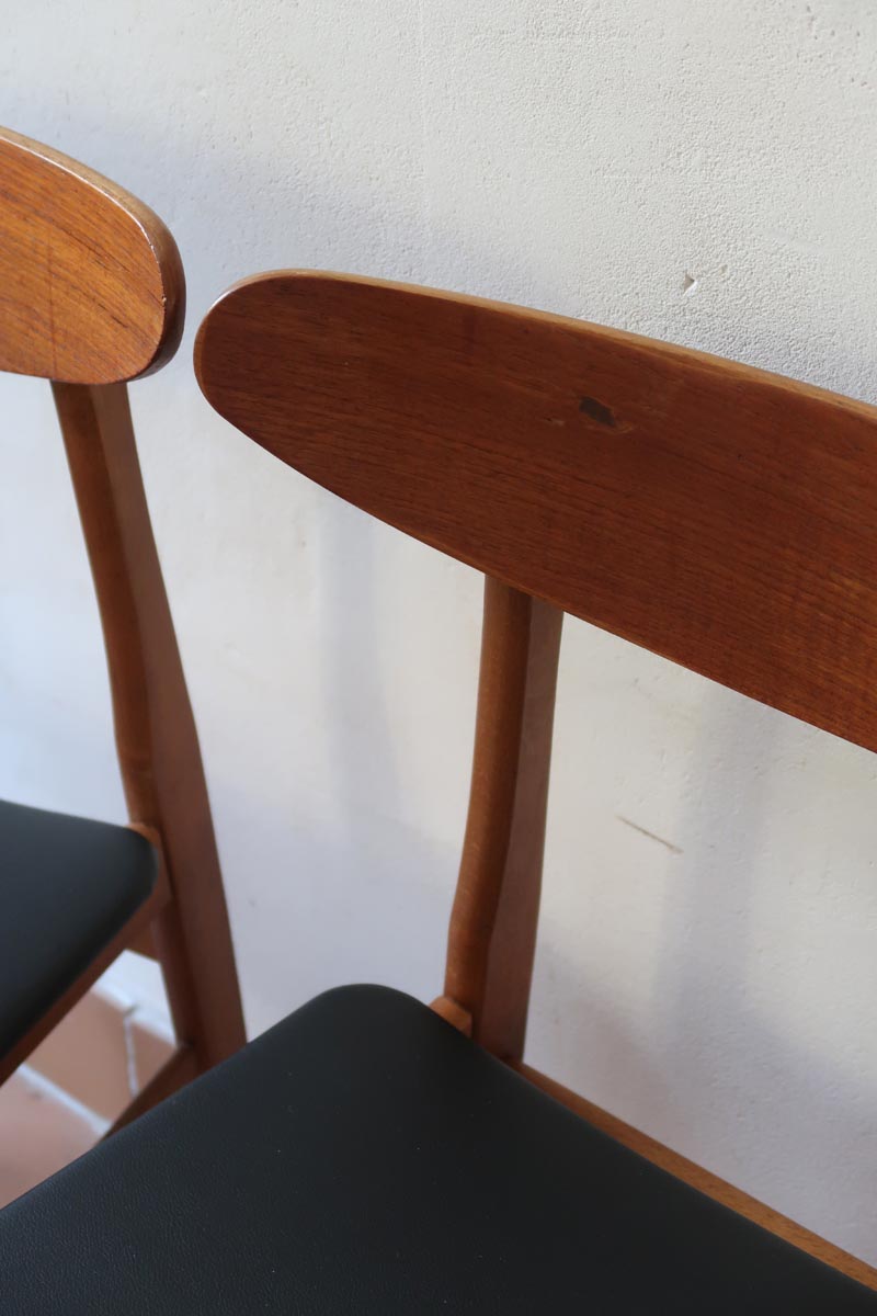 Paire de chaises scandinaves Farstrup vintage en teck et skaï noir neuf