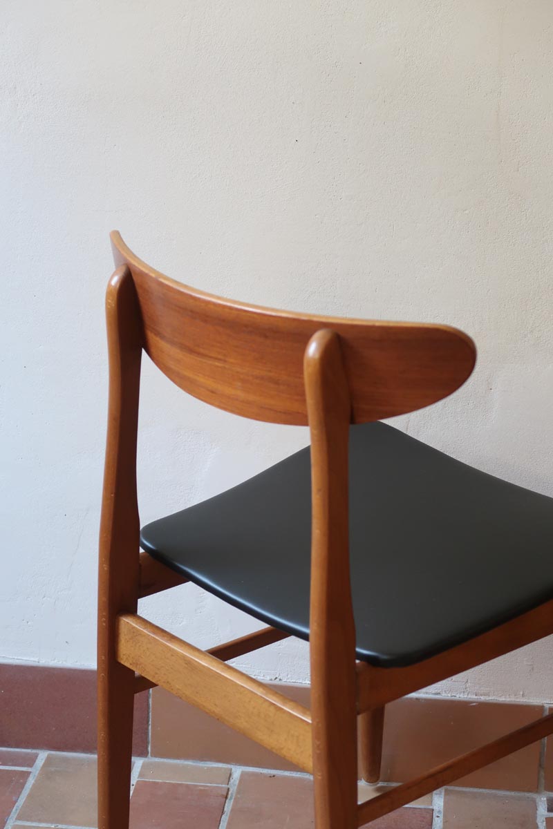 Paire de chaises scandinaves Farstrup vintage en teck et skaï noir neuf