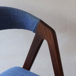 Paire de chaises scandinaves Farstrup modèle 205 en teck, design Thomas Harlev, tissu bleu, années 60.