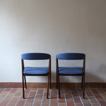 Paire de chaises scandinaves Farstrup modèle 205 en teck, design Thomas Harlev, tissu bleu, années 60.