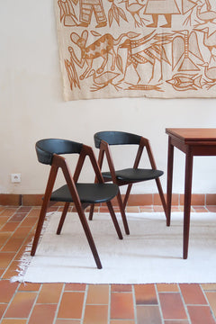 paire de chaises thomas harlev modèle 205 farstrup teck et skaï noir danemark années 60