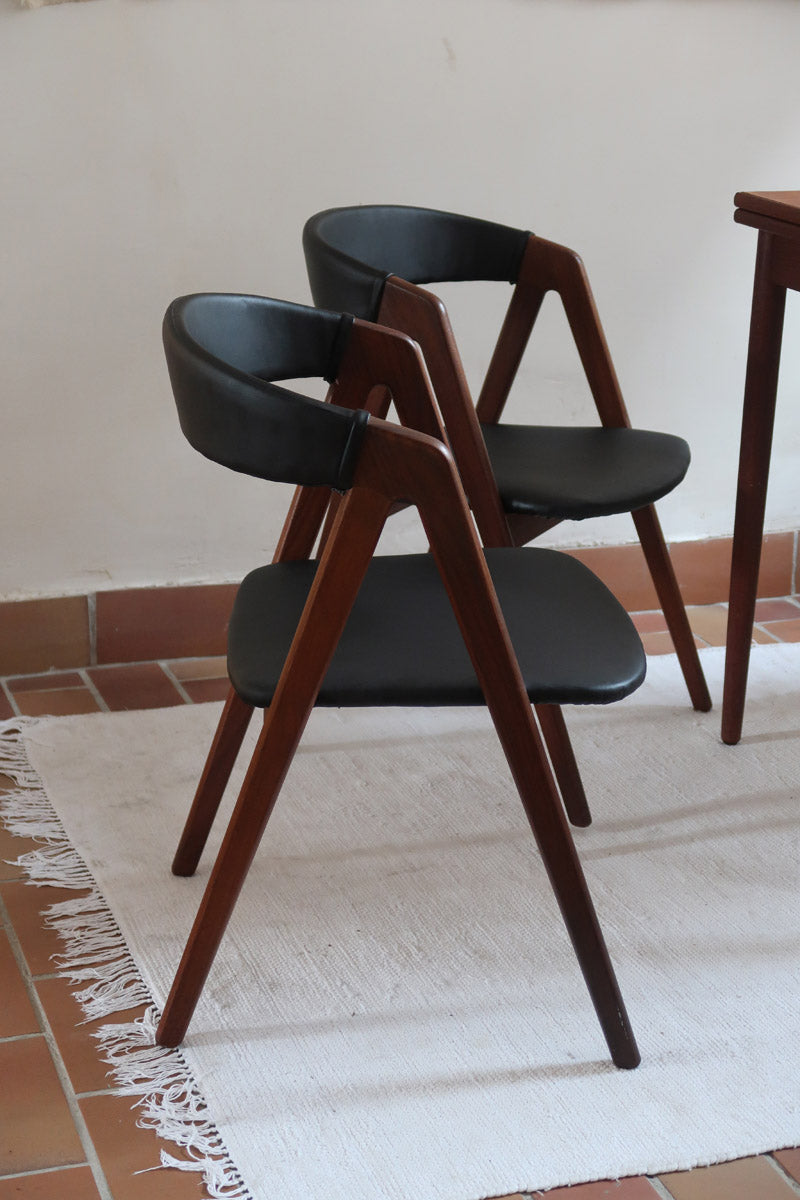 paire de chaises thomas harlev modèle 205 farstrup teck et skaï noir danemark années 60