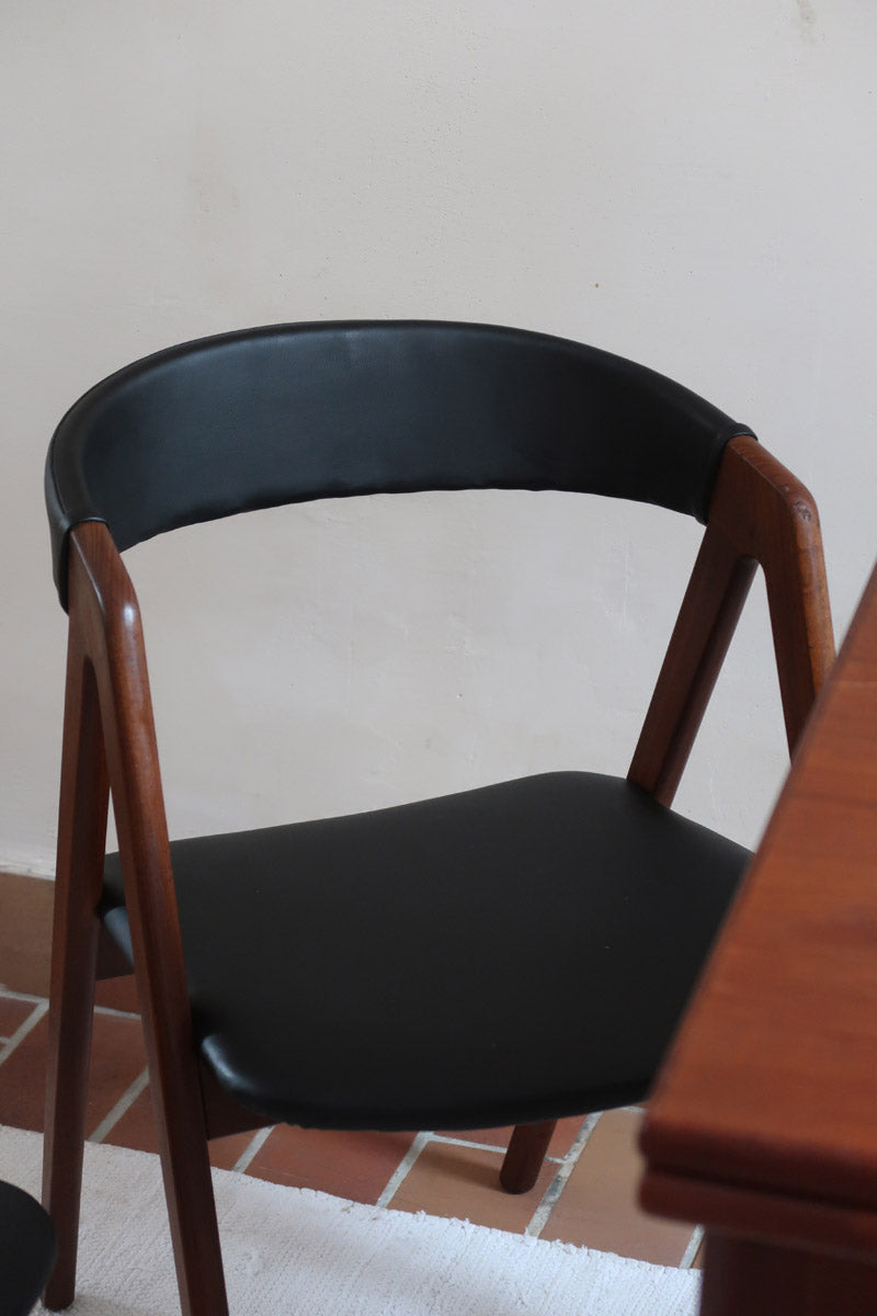 paire de chaises thomas harlev modèle 205 farstrup teck et skaï noir danemark années 60