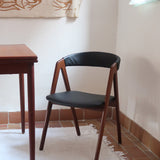 paire de chaises thomas harlev modèle 205 farstrup teck et skaï noir danemark années 60