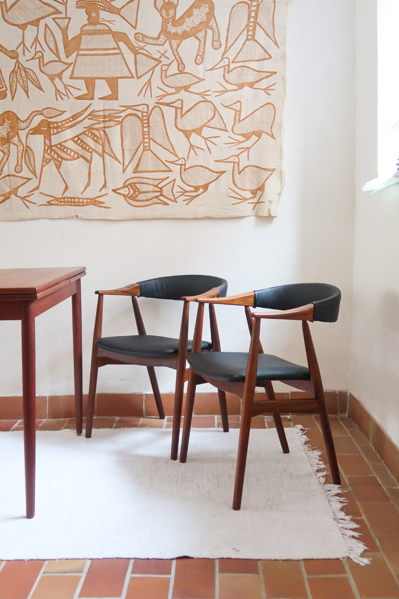 paire de chaises thomas harlev modèle 213 farstrup teck et skaï noir danemark années 60