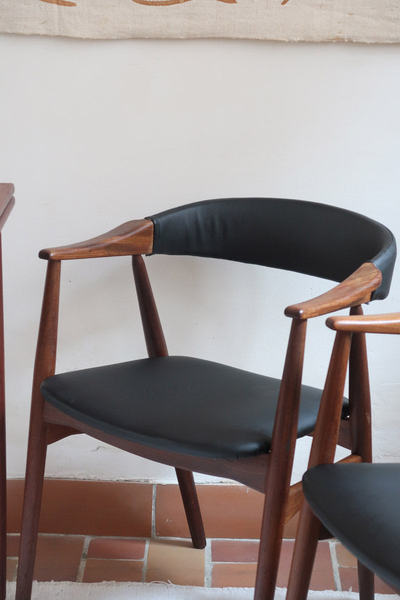 paire de chaises thomas harlev modèle 213 farstrup teck et skaï noir danemark années 60