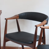 paire de chaises thomas harlev modèle 213 farstrup teck et skaï noir danemark années 60