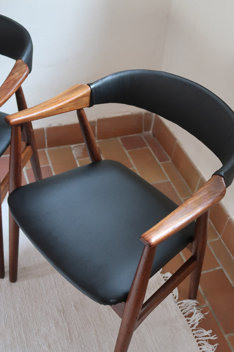 paire de chaises thomas harlev modèle 213 farstrup teck et skaï noir danemark années 60
