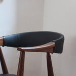 paire de chaises thomas harlev modèle 213 farstrup teck et skaï noir danemark années 60