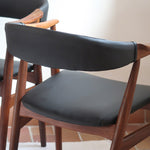 paire de chaises thomas harlev modèle 213 farstrup teck et skaï noir danemark années 60