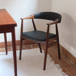 paire de chaises thomas harlev modèle 213 farstrup teck et skaï noir danemark années 60