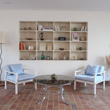 paire fauteuils modernistes bois laqué blanc coussins bleu poudre années 80 90