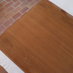 Petite table à manger scandinave extensible plateau teck structure chêne années 60, allonges papillon, jusqu'à 8 couverts