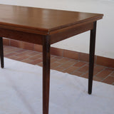 Petite table à manger scandinave extensible plateau teck structure chêne années 60, allonges papillon, jusqu'à 8 couverts