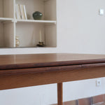 Table à manger scandinave en teck extensible, design danois des années 60, plateau en parfait état.