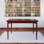 Table à manger scandinave extensible en teck années 60, allonges papillon, pieds fuseau, jusqu'à 10 couverts