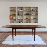 Table à manger scandinave extensible en teck, design danois des années 60, en très bon état.