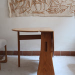 Table Ercol drop leaf en bois massif clair, plateau ovale à abattants, années 70.