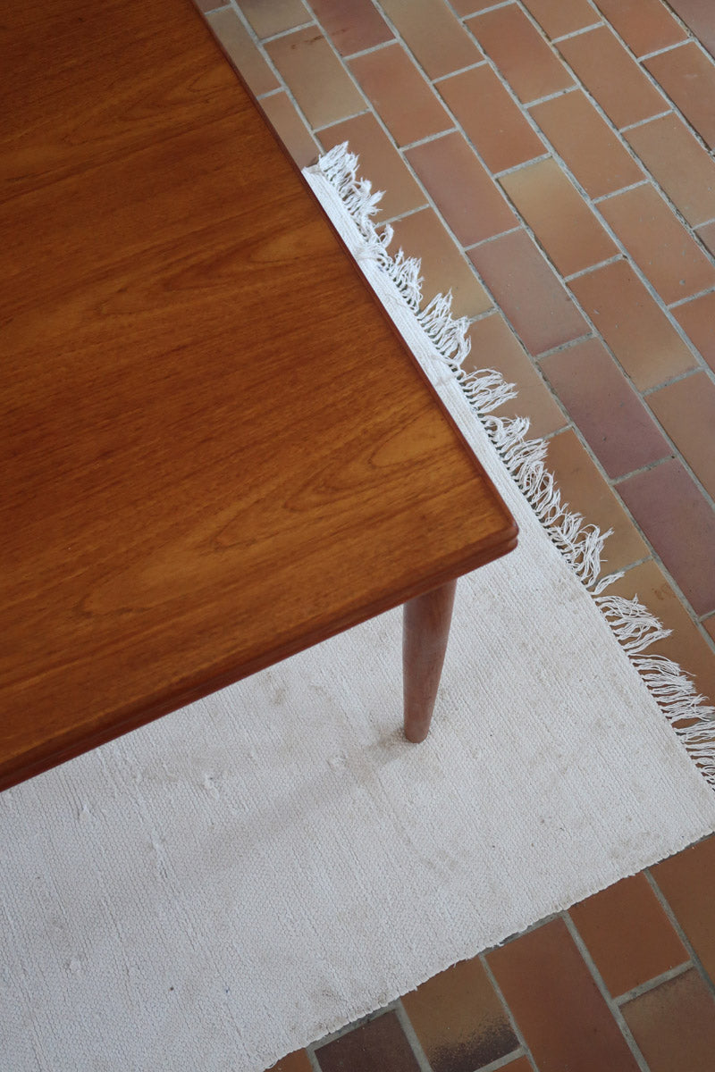 Table à manger extensible Farstrup en teck, design danois mid-century années 60, piètement bois massif et plateau rectangulaire