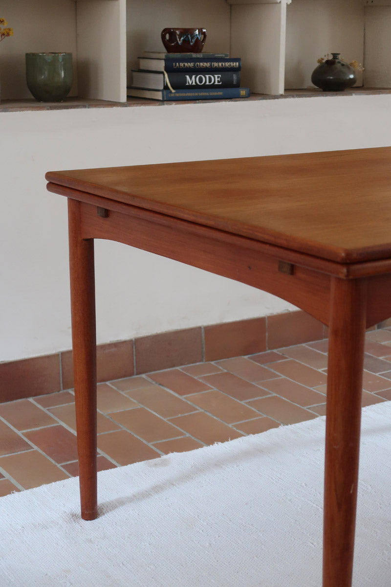Table à manger extensible Farstrup en teck, design danois mid-century années 60, piètement bois massif et plateau rectangulaire