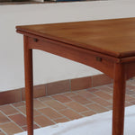Table à manger extensible Farstrup en teck, design danois mid-century années 60, piètement bois massif et plateau rectangulaire