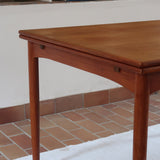 Table à manger extensible Farstrup en teck, design danois mid-century années 60, piètement bois massif et plateau rectangulaire