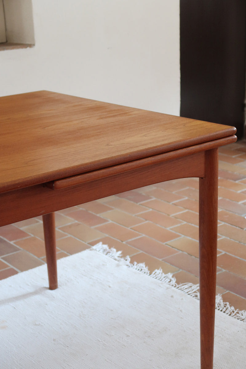 Table à manger extensible Farstrup en teck, design danois mid-century années 60, piètement bois massif et plateau rectangulaire