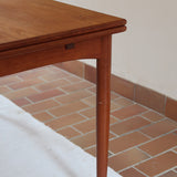 Table à manger extensible Farstrup en teck, design danois mid-century années 60, piètement bois massif et plateau rectangulaire