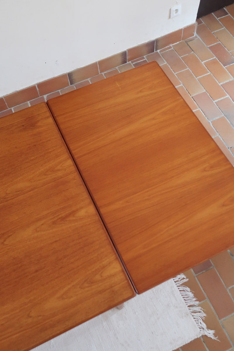 Table à manger extensible Farstrup en teck, design danois mid-century années 60, piètement bois massif et plateau rectangulaire
