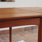 Table à manger extensible Farstrup en teck, design danois mid-century années 60, piètement bois massif et plateau rectangulaire