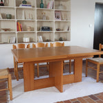 Table à manger extensible vintage en bois d'orme massif, Meubles Seltz, années 90, piétement à deux panneaux pleins en T reliés par une traverse basse, deux rallonges d'about passant de 160 à 250 cm, démontable