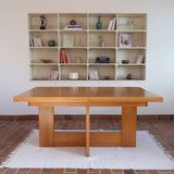Table à manger extensible vintage en bois d'orme massif, Meubles Seltz, années 90, piétement à deux panneaux pleins en T reliés par une traverse basse, deux rallonges d'about passant de 160 à 250 cm, démontable