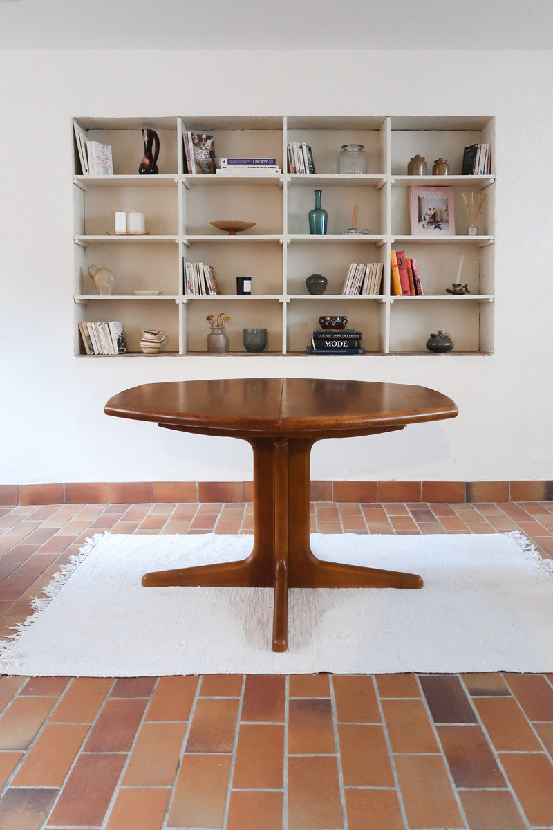 Table à manger ovale extensible en teck, design danois mid century années 60, piètement central et rallonges intégrées