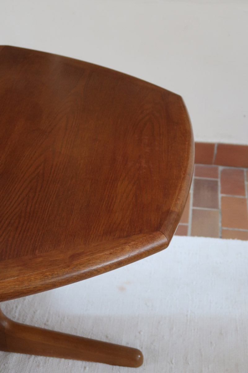 Table à manger ovale extensible en teck, design danois mid century années 60, piètement central et rallonges intégrées
