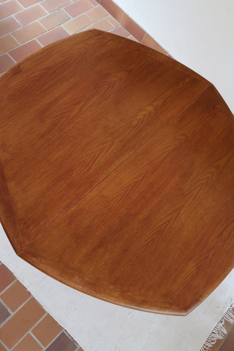 Table à manger ovale extensible en teck, design danois mid century années 60, piètement central et rallonges intégrées