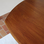 Table à manger ovale extensible en teck, design danois mid century années 60, piètement central et rallonges intégrées