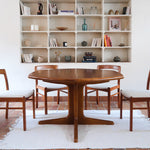Table à manger ovale extensible en teck, design danois mid century années 60, piètement central et rallonges intégrées