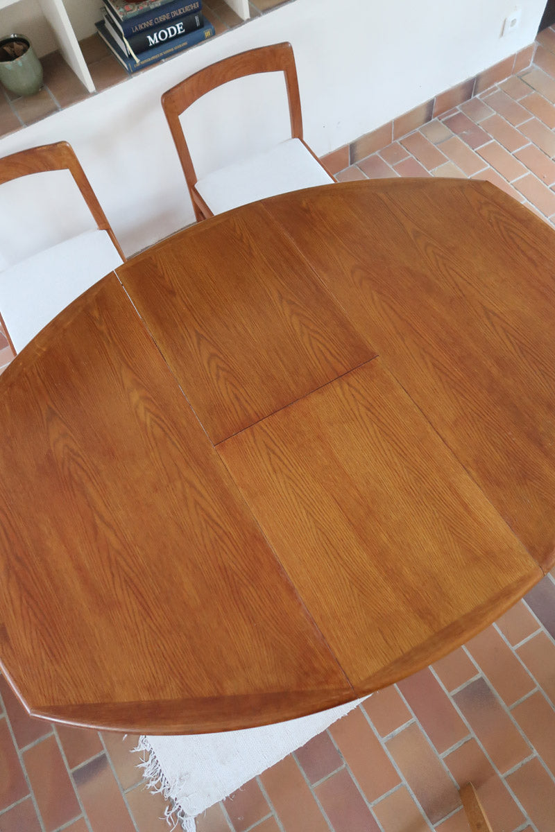 Table à manger ovale extensible en teck, design danois mid century années 60, piètement central et rallonges intégrées
