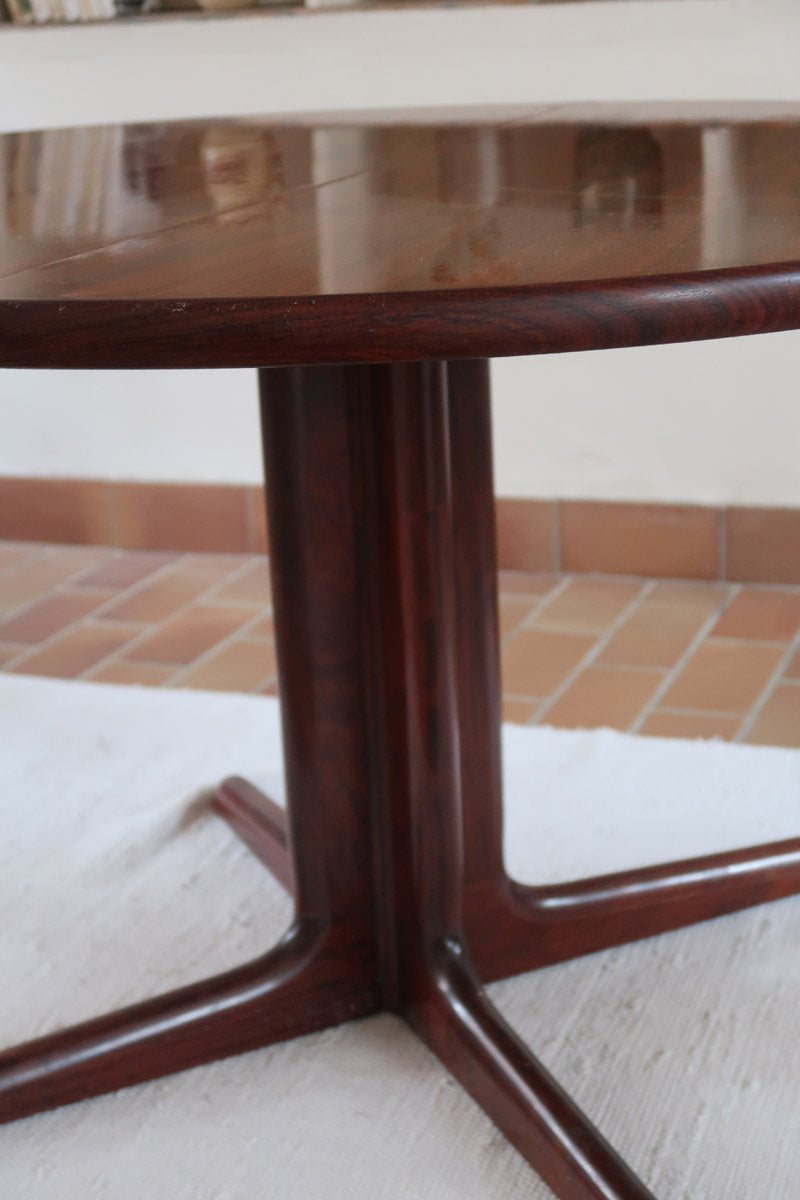 Table à manger ronde en palissandre avec piètement central, design mid century années 60