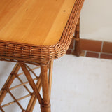 Table à manger en rotin et osier, plateau en hêtre, années 60