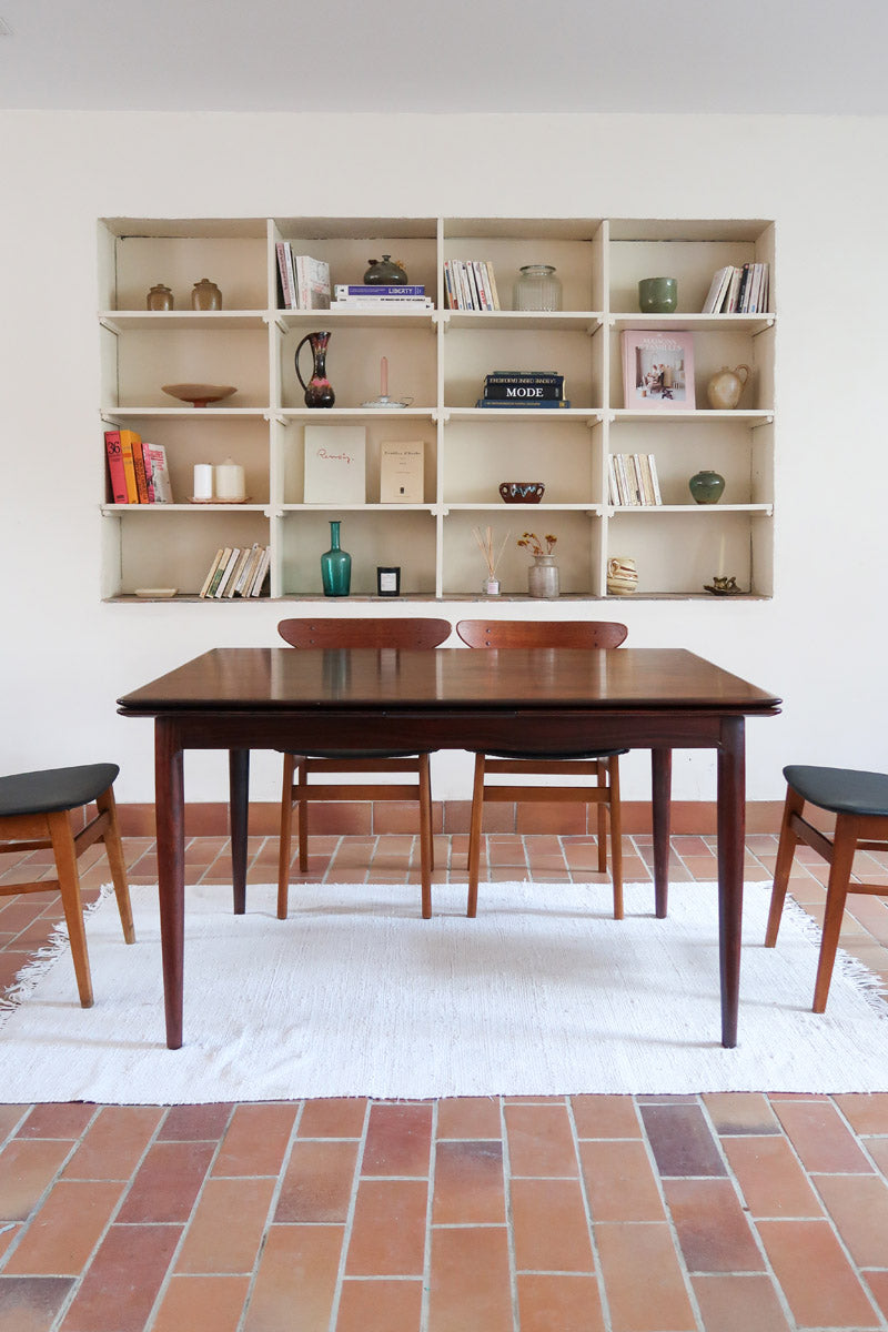 Table à manger scandinave extensible en palissandre, design danois mid-century des années 60, plateau en excellent état.