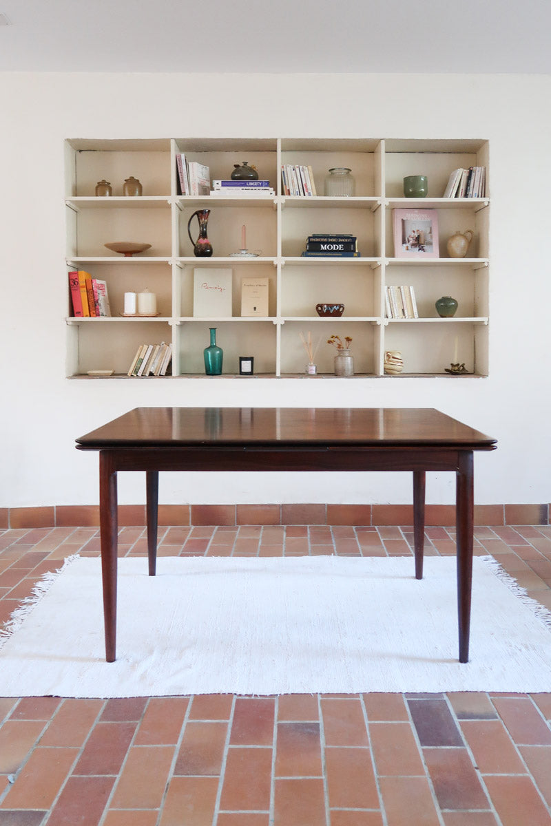 Table à manger scandinave extensible en palissandre, design danois mid-century des années 60, plateau en excellent état.