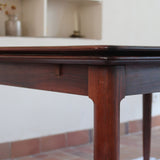 Table à manger scandinave extensible en palissandre, design danois mid-century des années 60, plateau en excellent état.