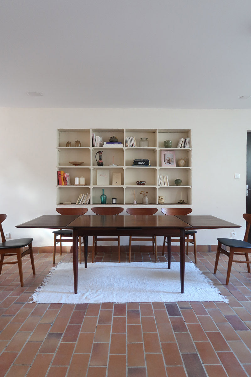 Table à manger scandinave extensible en palissandre, design danois mid-century des années 60, plateau en excellent état.